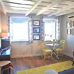 Alfama - Apartment With River View